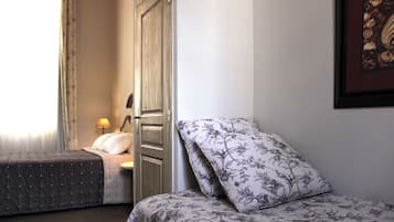 Deluxe Triple Room | Premium bedding, minibar, in-room safe, desk