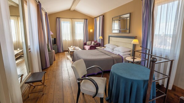 Suite, 1 Double Bed, City View (Belvedere) | 1 bedroom, premium bedding, minibar, in-room safe