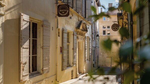Front of property - Hôtel de l'Amphithéâtre (Arles)