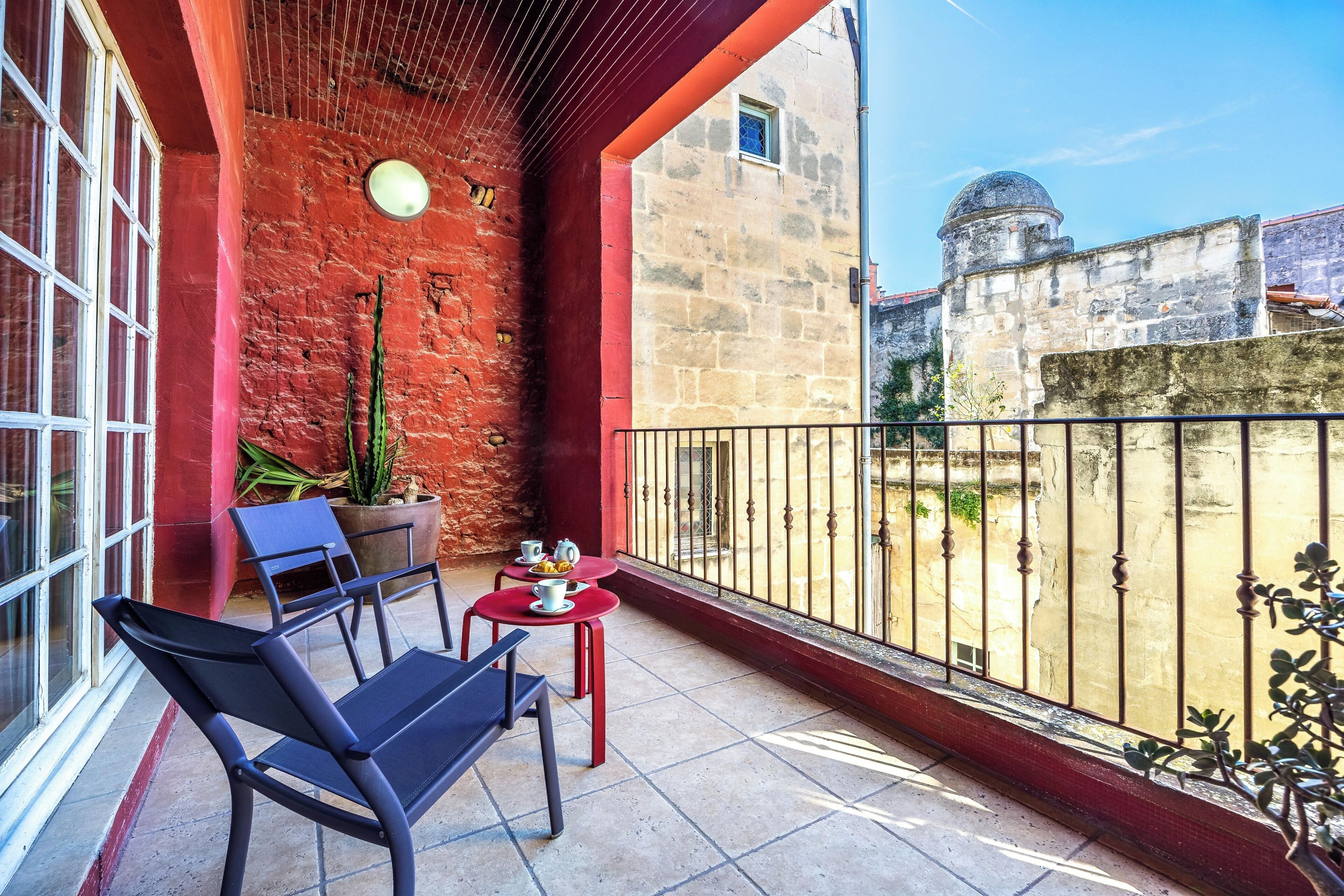 Suite, 1 cama doble con sofá cama, terraza | Ropa de cama de alta calidad, minibar, caja fuerte y escritorio