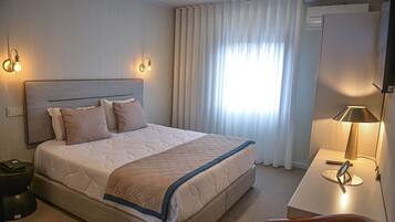 Chambre Standard Double ou avec lits jumeaux | Rideaux occultants, Wi-Fi gratuit, draps fournis