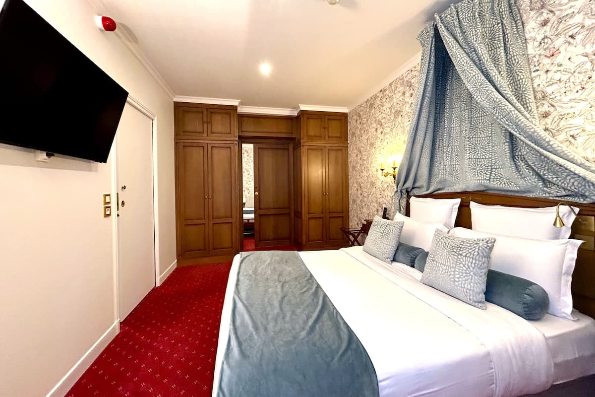 Phòng Suite | Bộ đồ giường kháng dị ứng, minibar, két bảo mật tại phòng, bàn 