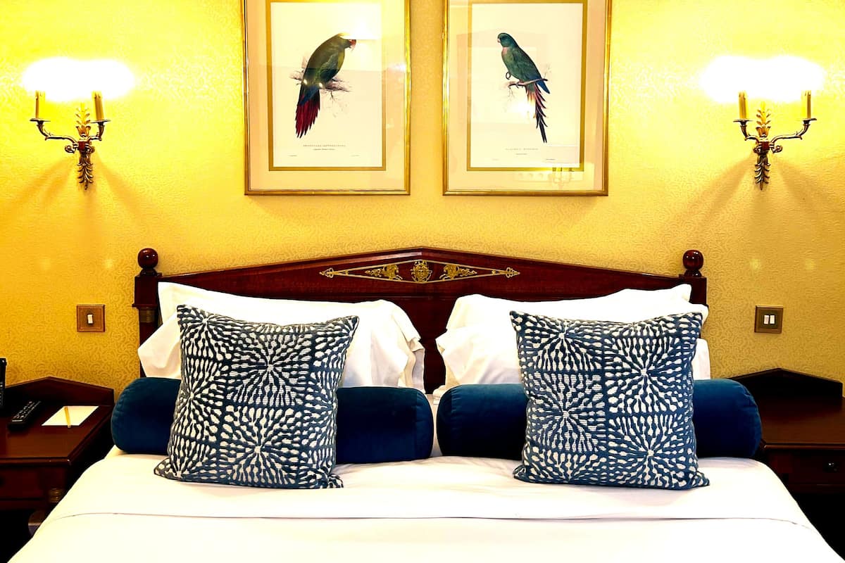 Superior-Doppel- oder -Zweibettzimmer | Allergikerbettwaren, Minibar, Zimmersafe, individuell eingerichtet