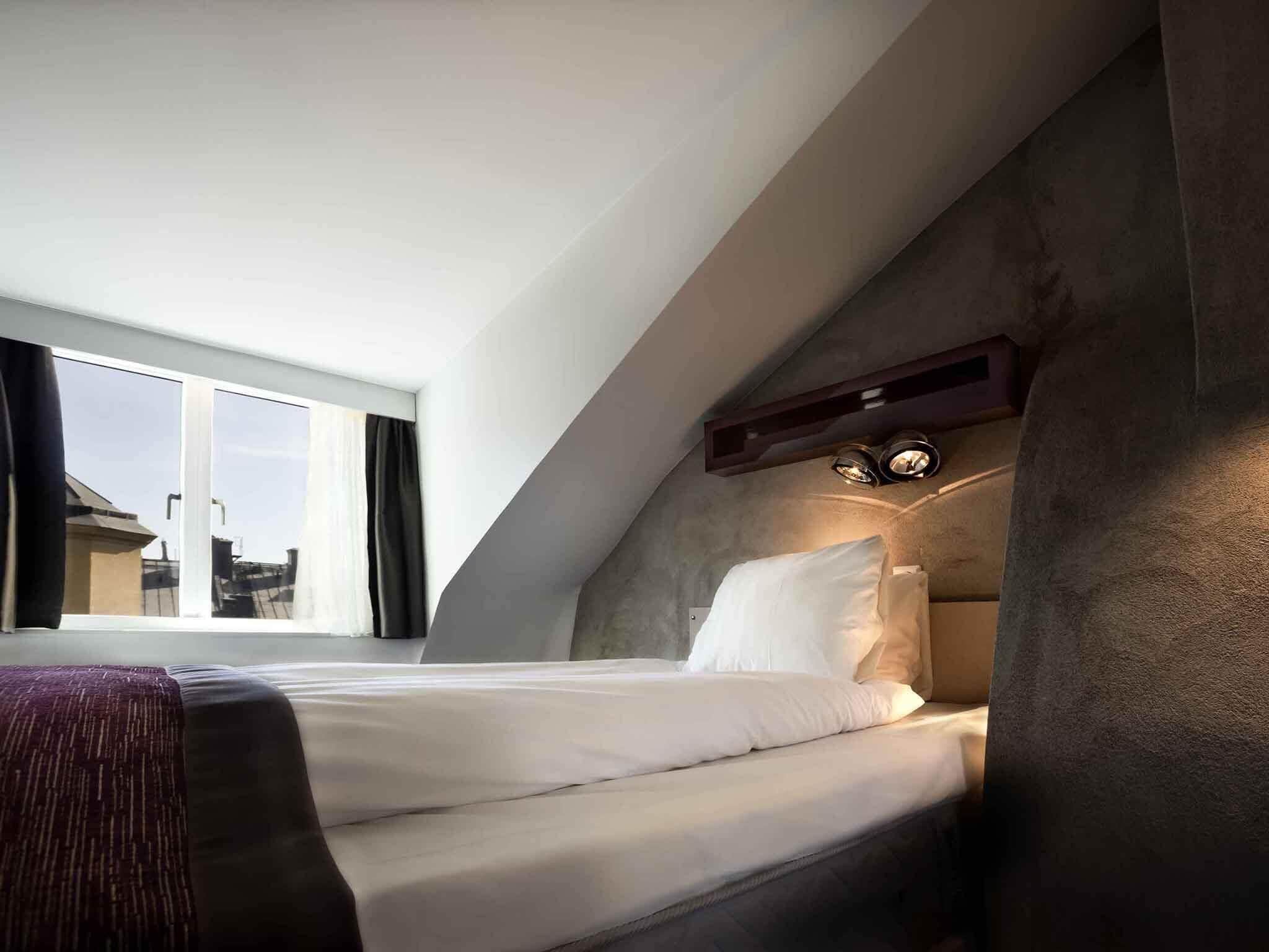 standard room, 1 single bed | premium bedding, desk, blackout curtains, free wifi