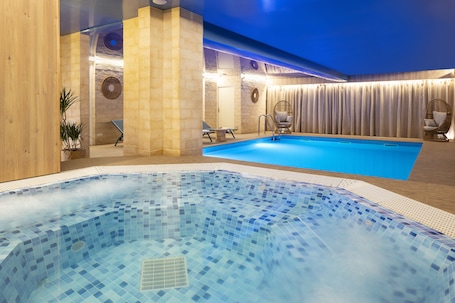 Indoor spa tub. Hotel Residence Europe & Spa
