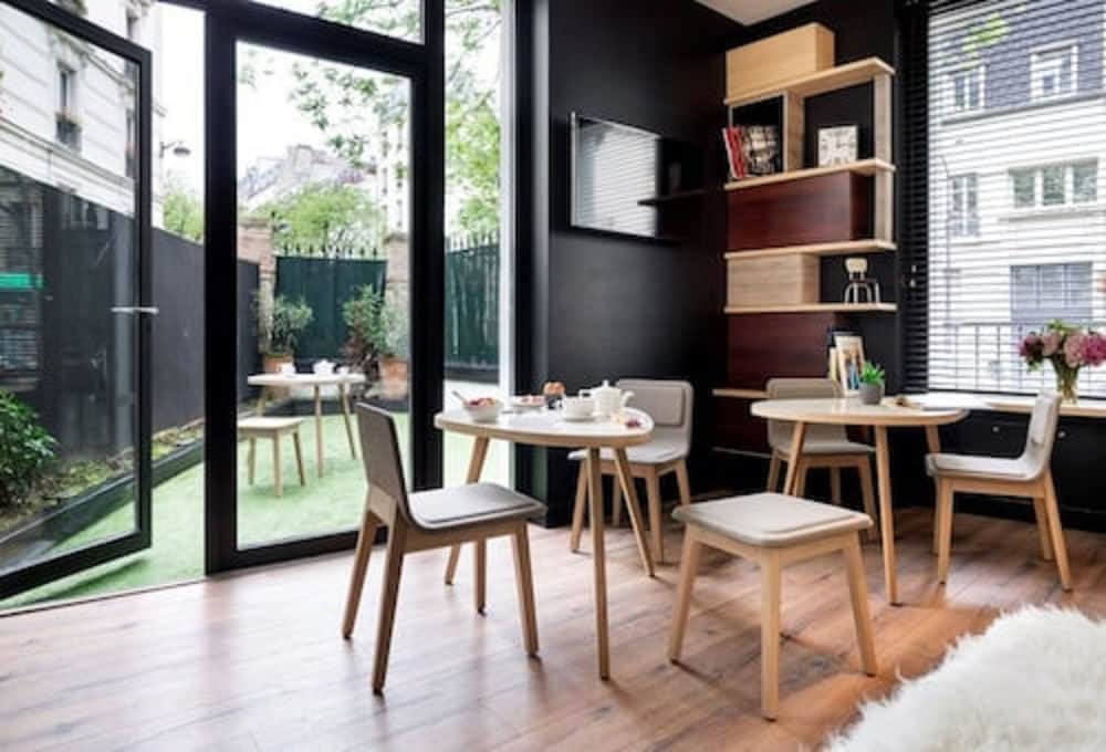 Hôtel Max by null