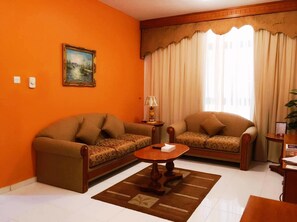 Suite, 1 camera da letto | Soggiorno | TV LCD