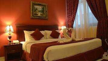 Suite, 1 King Bed | Select Comfort beds, minibar, in-room safe, desk