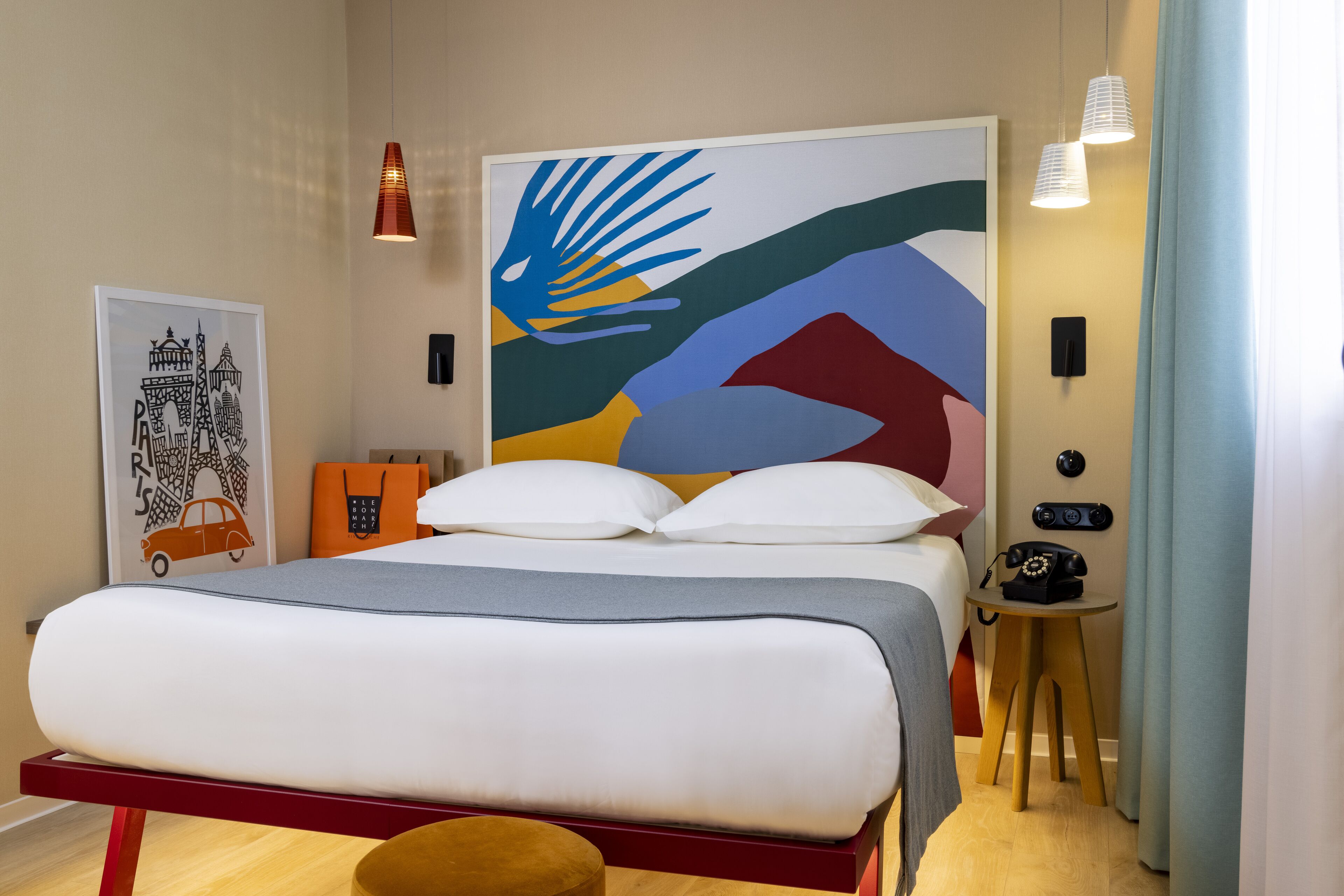 ダブルルーム | 高級寝具、セーフティボックス (室内)、デスク、遮光カーテン