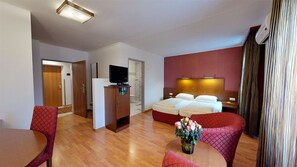 Minibar, in-room safe, desk, iron/ironing board