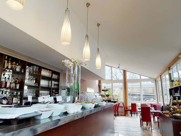 Daily buffet breakfast (EUR 19 per person)