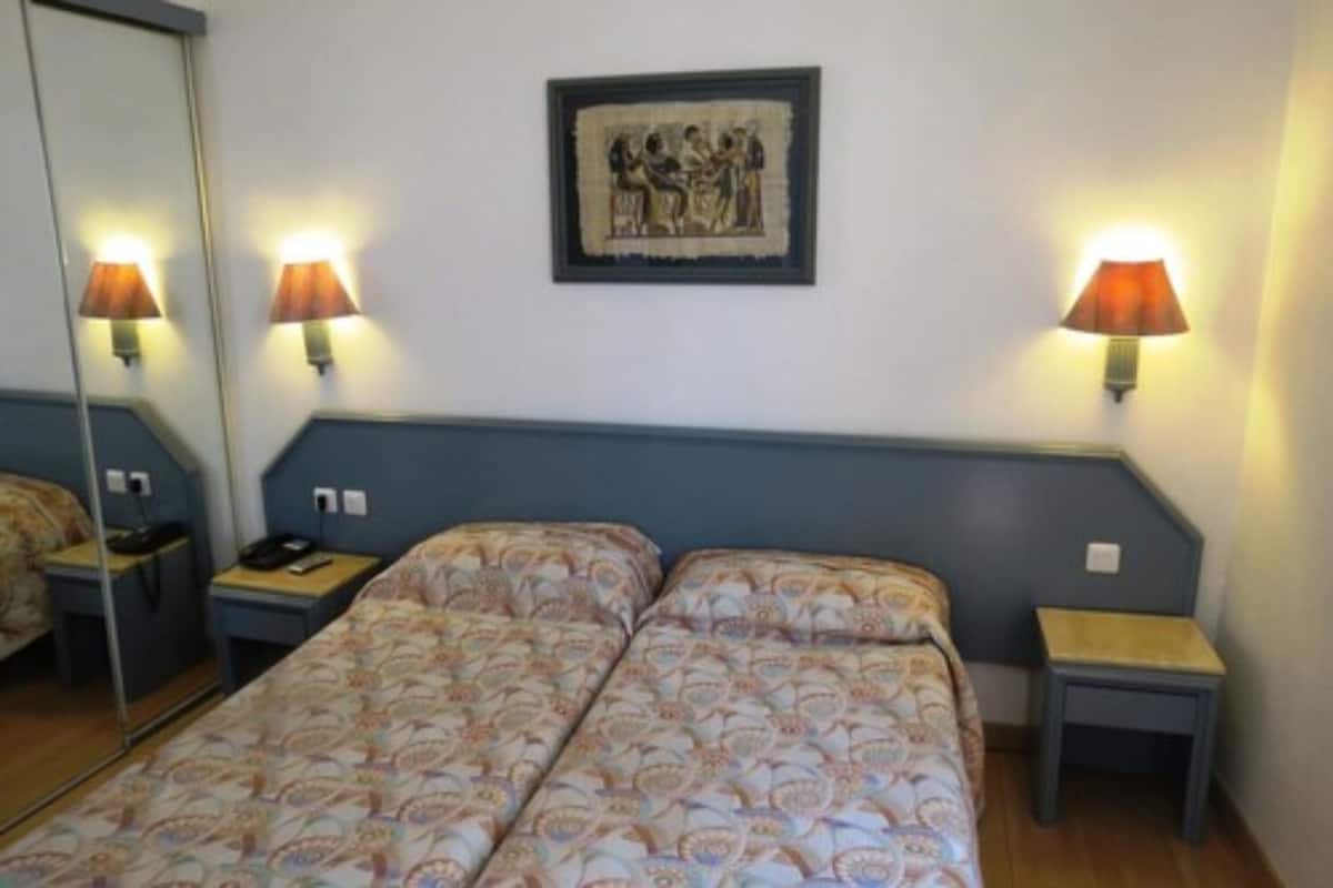 Standard Twin Room, 2 Twin Beds | Soundproofing, cribs (free), WiFi (free)