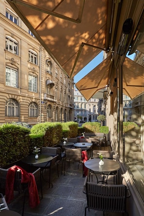 Terrace/patio - Le Pavillon des Lettres (Paris)
