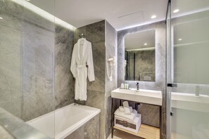 Chambre Double Supérieure | Salle de bain
