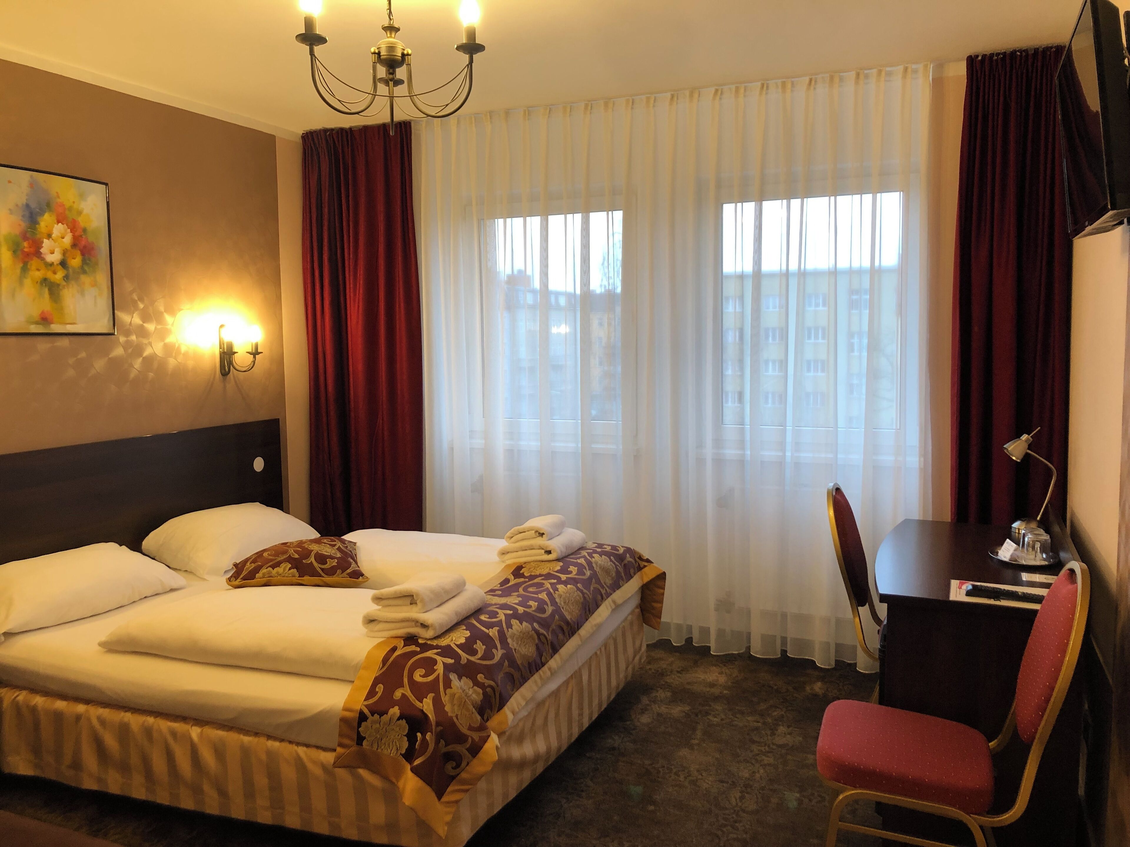 Ropa de cama hipoalergénica y minibar 