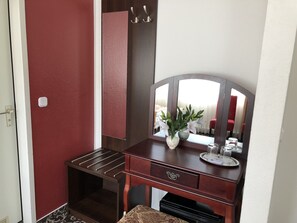 Hypo-allergenic bedding, minibar, in-room safe, desk - Hotel Atlas Berlin (Berlin)