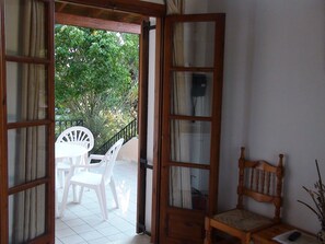 Interior - Baha Ammes (Kefalonia)