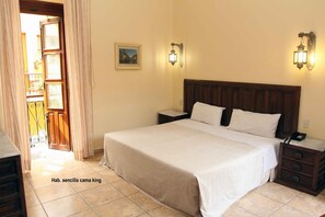 Caja de seguridad en la habitación y escritorio 