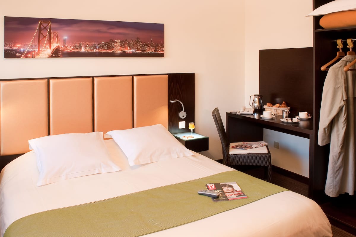 Standard Double Room, 1 Queen Bed