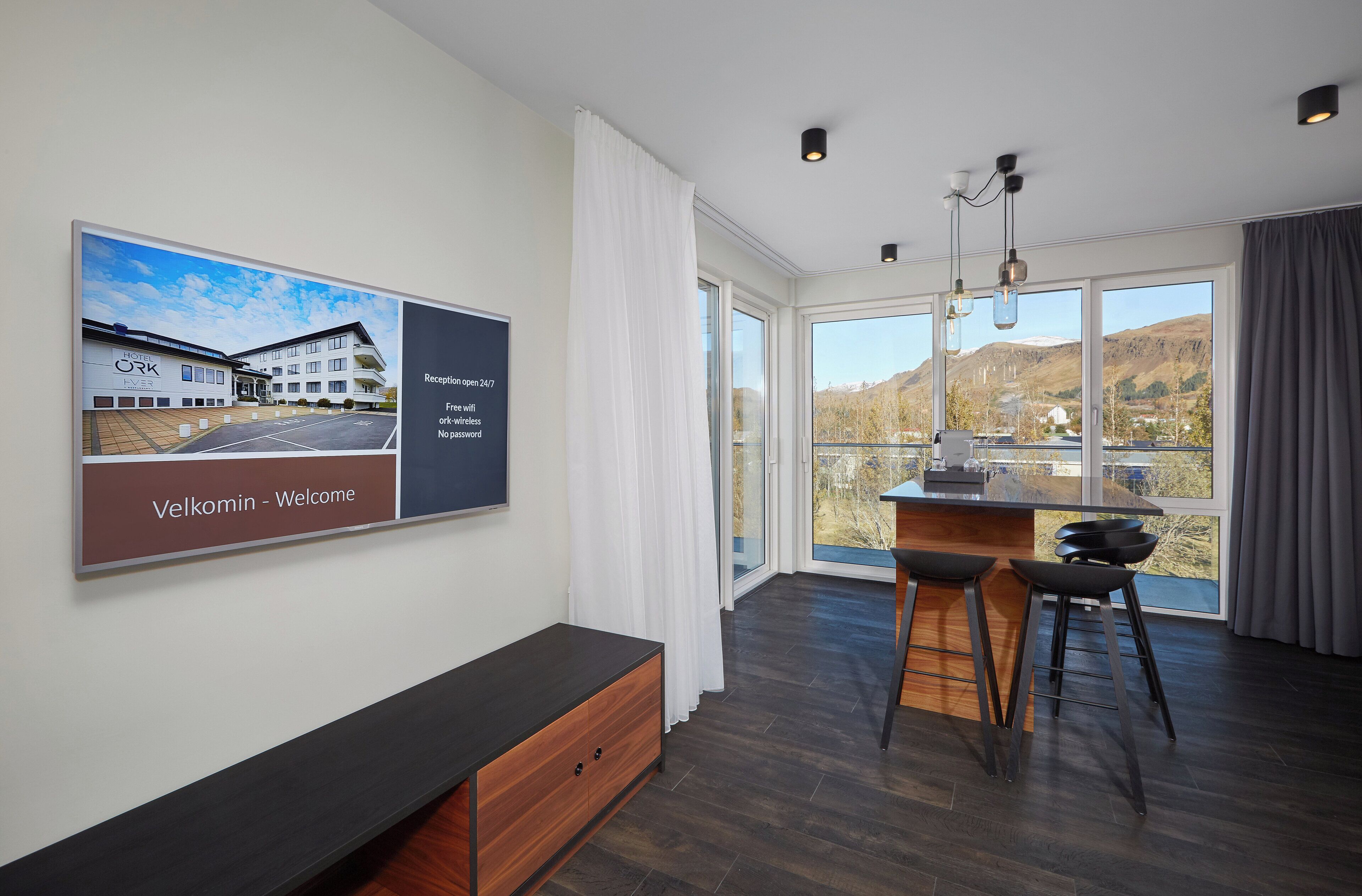 suite | 1 bedroom, hypo-allergenic bedding, in-room safe, desk