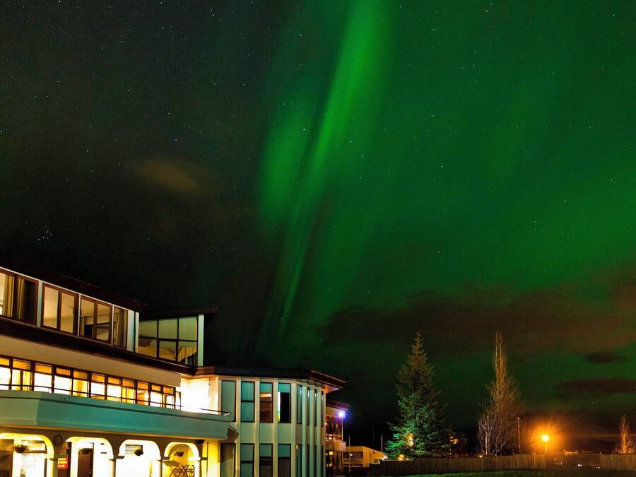 Outdoor pool, a heated pool, open 7:00 AM to 10:00 PM, sun loungers