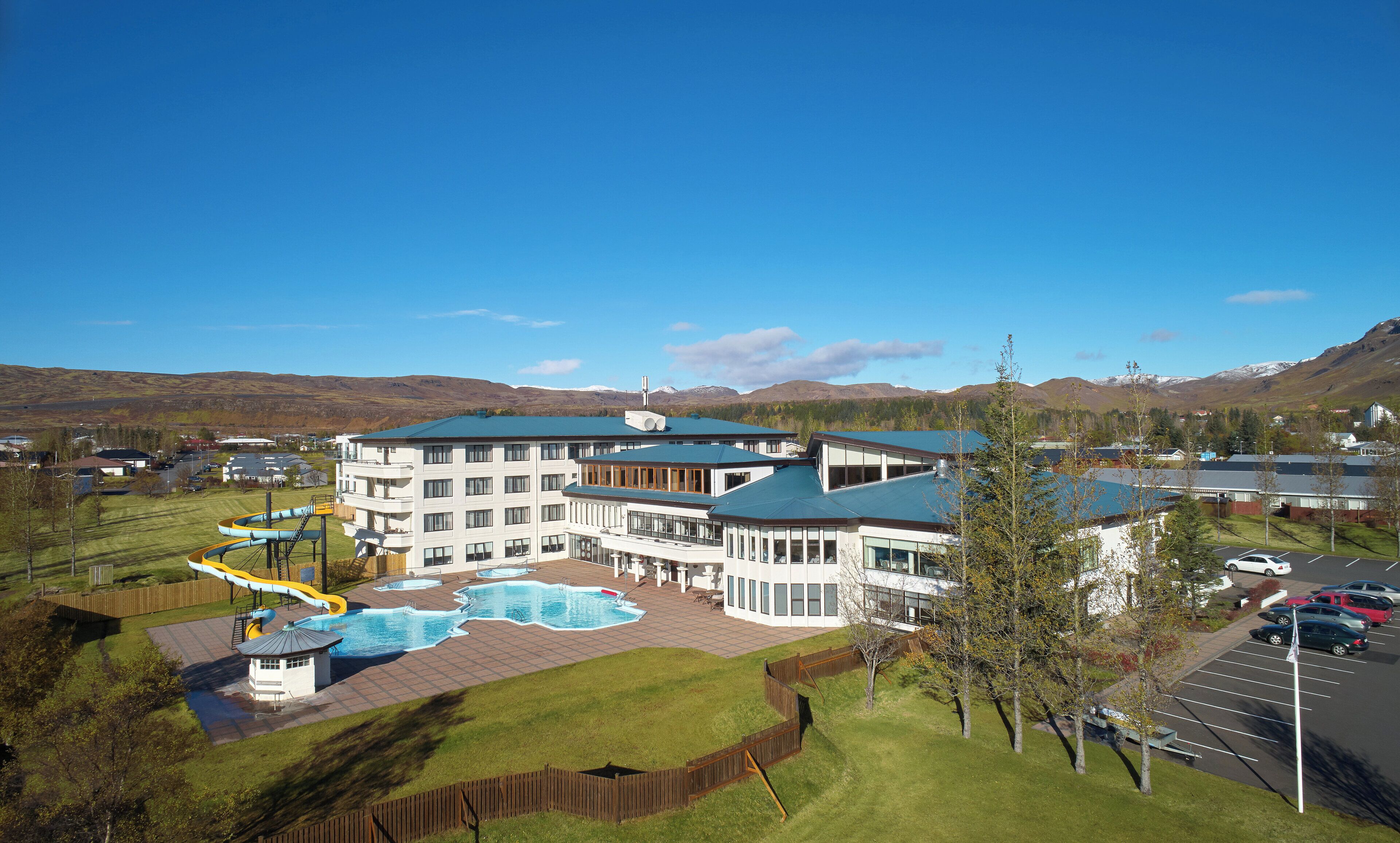 Vista frontal de la propiedad