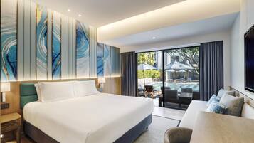 Habitación Deluxe, 1 cama de matrimonio grande, junto a la piscina | Sábanas de algodón egipcio, ropa de cama de alta calidad, minibar