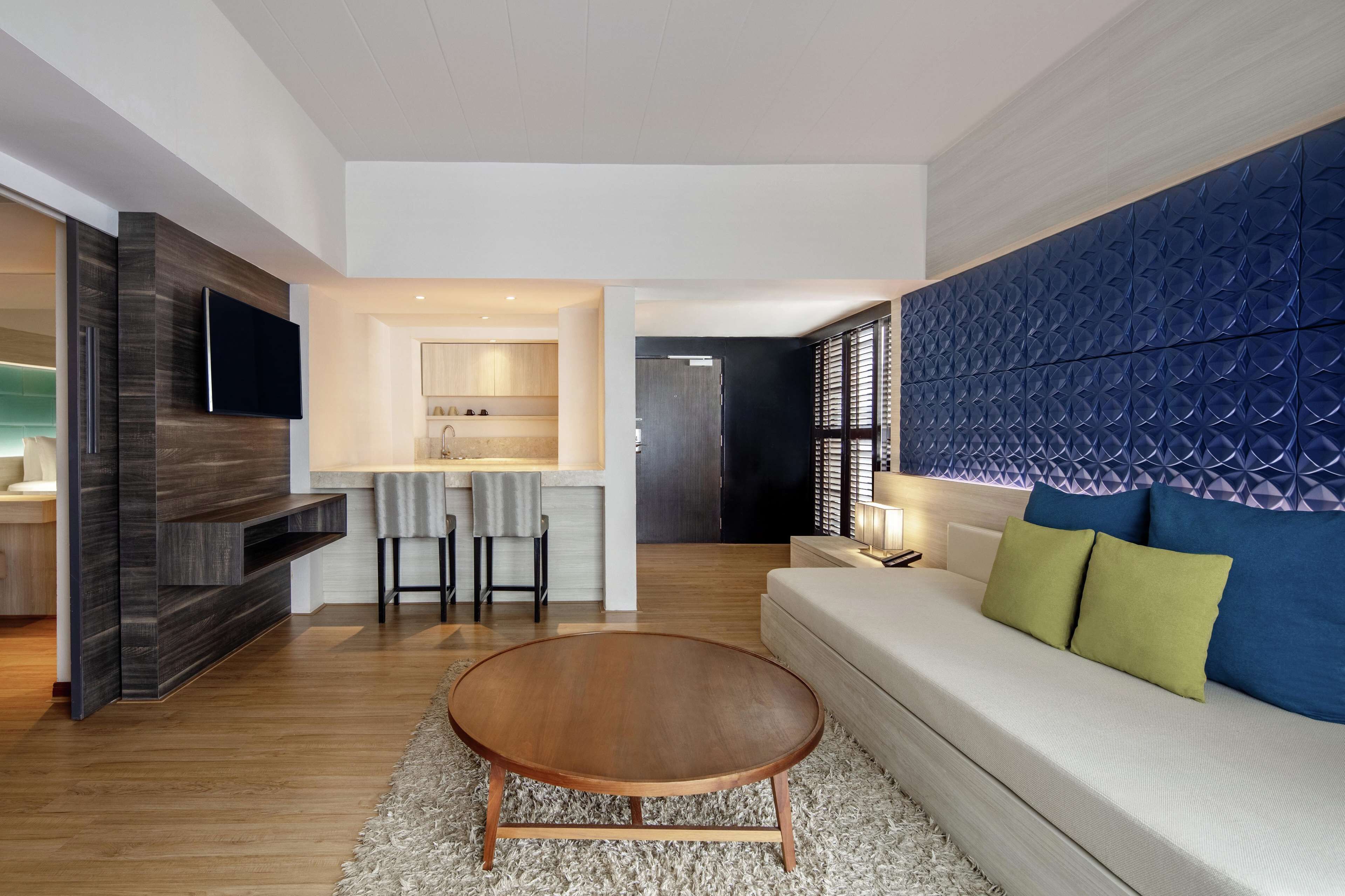 deluxe suite, 1 bedroom | minibar