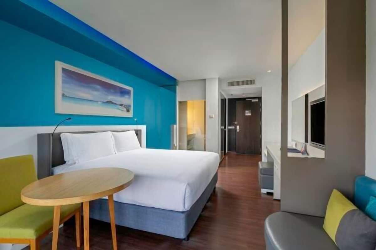 1 bedroom, Egyptian cotton sheets, premium bedding, minibar