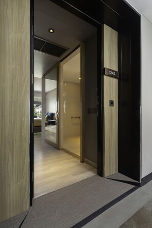 Room, 1 King Bed, Accessible | Egyptian cotton sheets, premium bedding, minibar, in-room safe - DoubleTree by Hilton Phuket Banthai Resort (Patong)