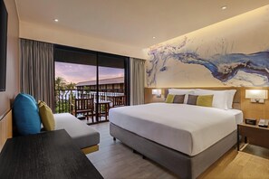 Deluxe Room, 1 King Bed, Balcony | Egyptian cotton sheets, premium bedding, minibar, in-room safe - DoubleTree by Hilton Phuket Banthai Resort (Patong)