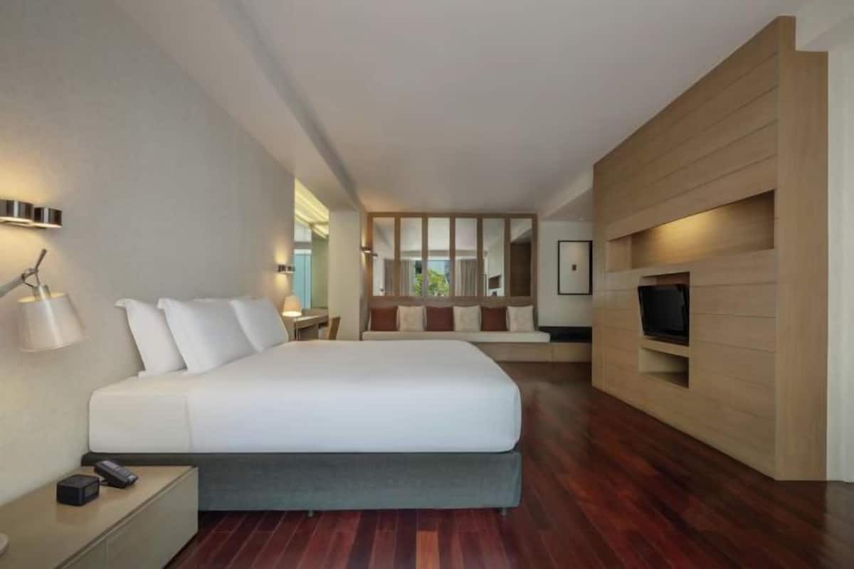 1 bedroom, Egyptian cotton sheets, premium bedding, minibar