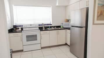 Refrigerador, cafetera/tetera