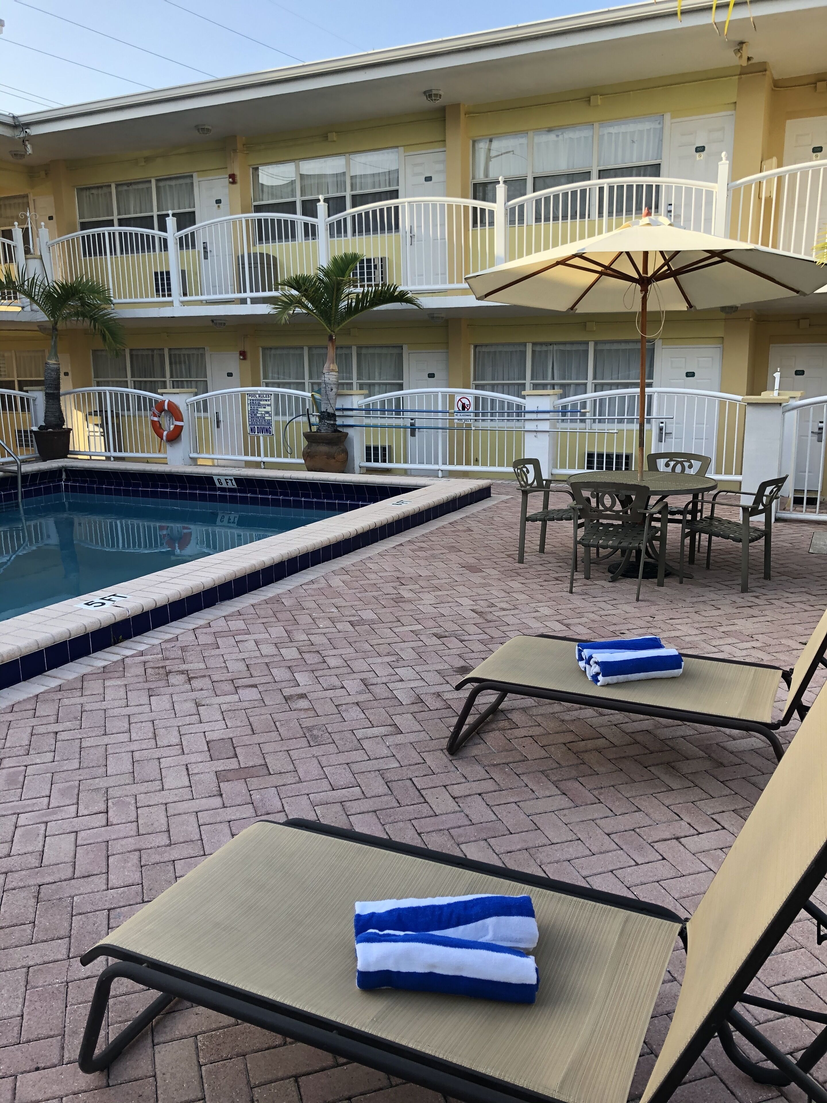 Photo - Beach Place Hotel