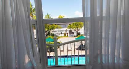 Beach Place Hotel