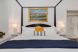 Habitación clásica | Ropa de cama de alta calidad y caja de seguridad en la habitación 