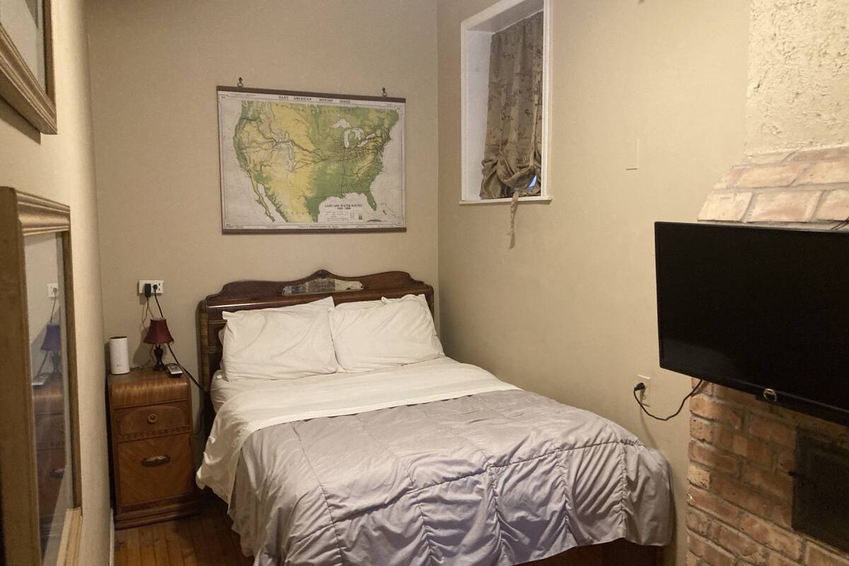 2E - Full bed, Private Bath | WiFi (free)