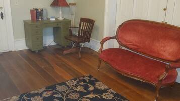 Room (Dr. Hall room) | Egyptian cotton sheets, premium bedding, Tempur-Pedic beds