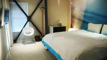 Desk, iron/ironing board, free WiFi