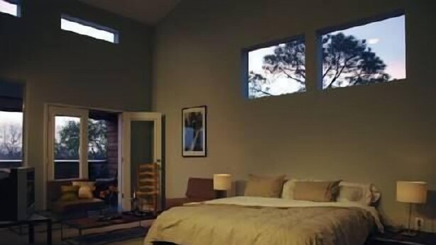 Chambre, vue sur la ville | Bureau, fer et planche à repasser, accès au Wi-Fi (inclus)