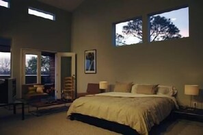 Room, City View | Desk, iron/ironing board, free WiFi - Modern B&B (Houston)