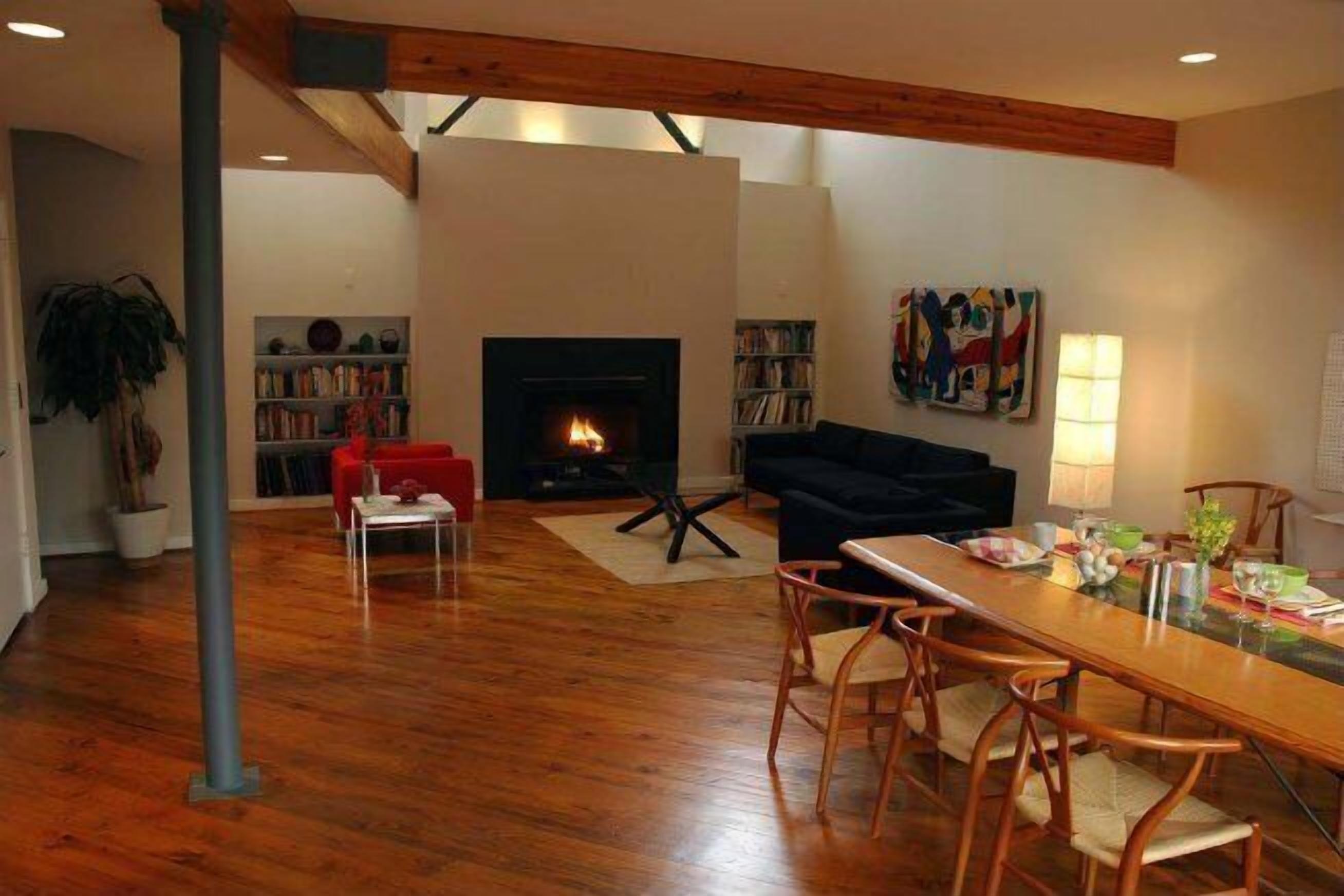 تناول الطعام داخل الغرفة