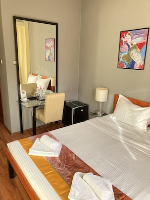 Comfort Double Room | In-room safe, desk, laptop workspace, blackout curtains