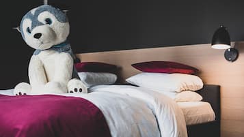 Standardrum - 1 kingsize-sÀng (POSH) | Skrivbord, mörklÀggningsgardiner, strykjÀrn/strykbrÀda och gratis wi-fi