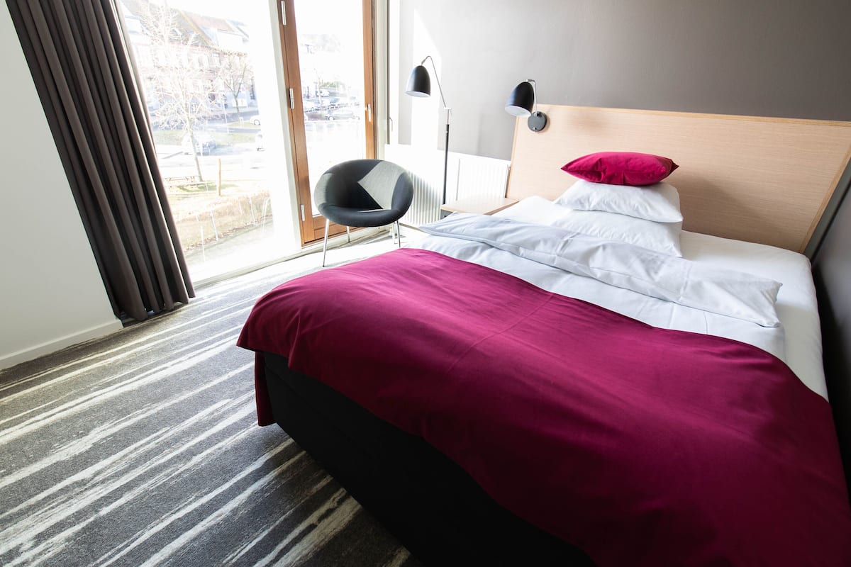 standard double room, 2 single beds (one & only) | desk, blackout curtains, iron/ironing board, free wifi