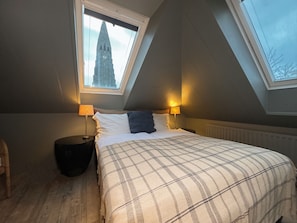Economy Double Room | Hypo-allergenic bedding, blackout curtains, free WiFi, bed sheets - Hotel Leifur Eiriksson (Reykjavik)