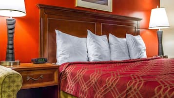 Standard Room, 1 King Bed, Non Smoking, Ground Floor | Desk, iron/ironing board, free WiFi, bed sheets