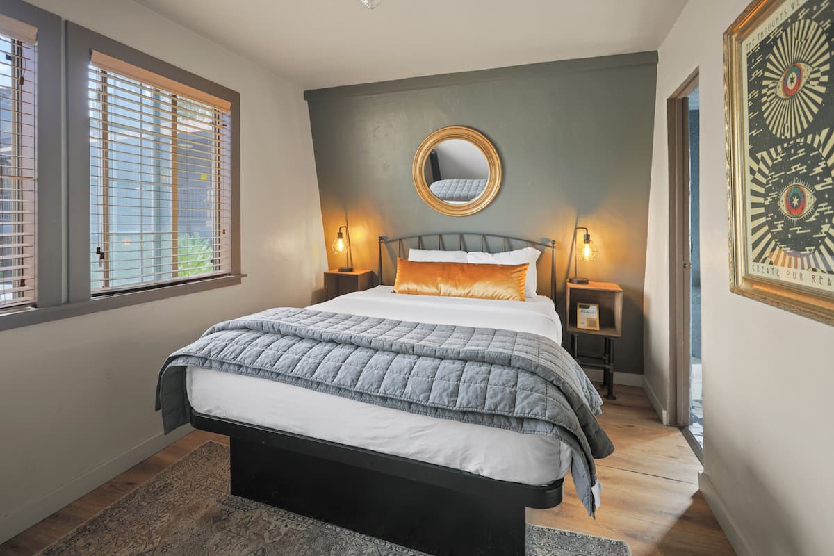 Traditional Room | 1 bedroom, individually furnished, free WiFi, bed sheets