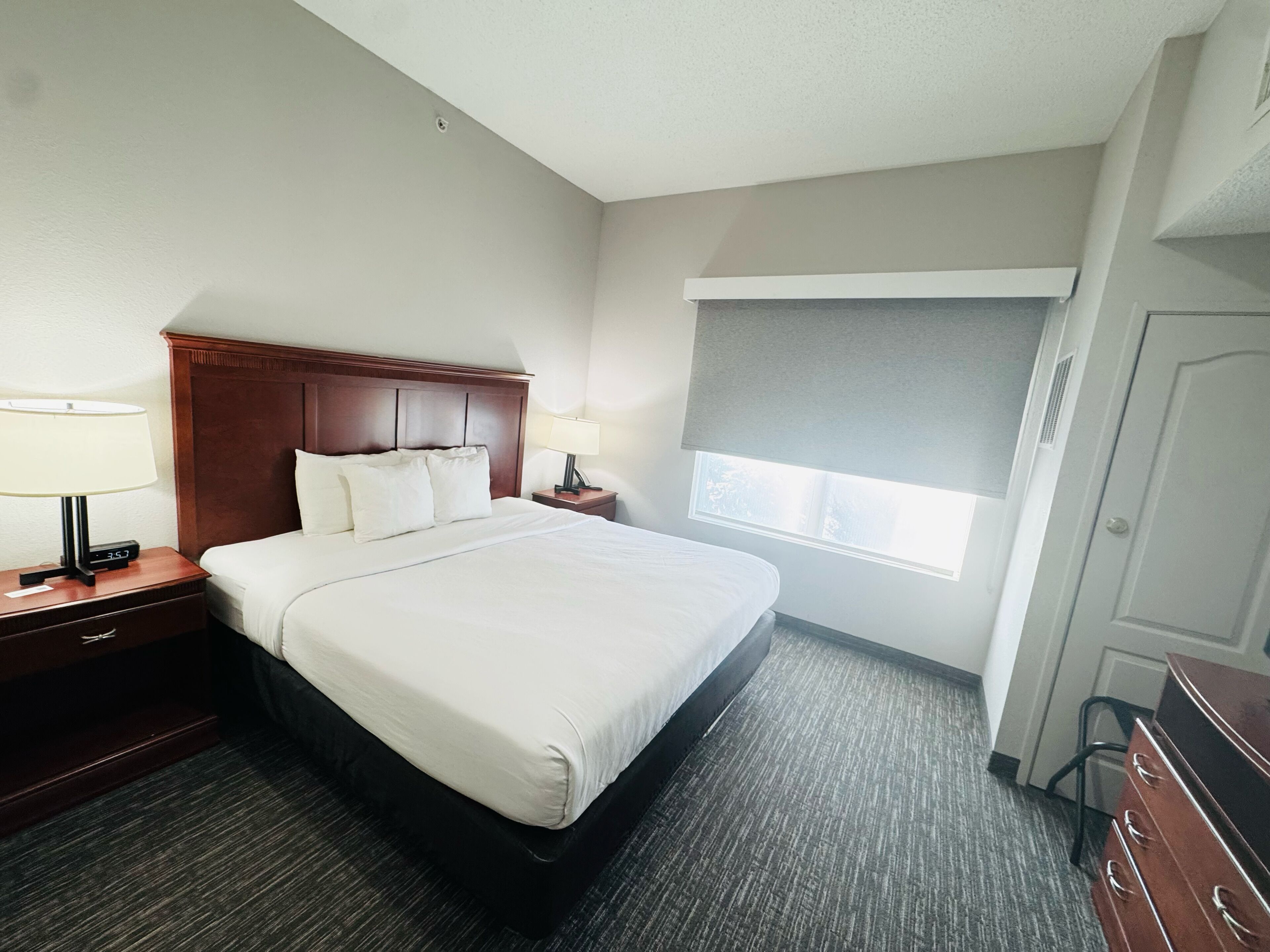suite, 1 bedroom, non smoking | in-room safe, desk, blackout curtains, iron/ironing board