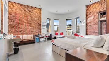 Superior Room, 1 King Bed, Private Bathroom, City View | Frette Italian sheets, premium bedding, down comforters, minibar